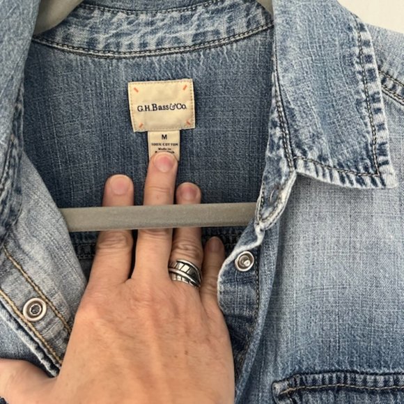 Bass Womens Denim Shirt w/Pearl snaps sz M - Picture 3 of 5